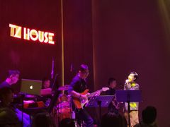 -TZ House音乐现场(来福士中心店)