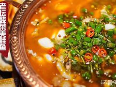 -沪小二炭火蛙锅(淮海中路美食不夜城店)