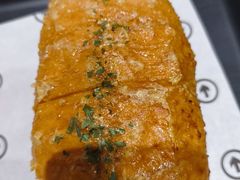 -HOT CRUSH趁热集合·现烤面包(上海环球港店)