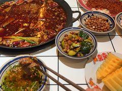 -旧街市鲜货老火锅(大光路店)