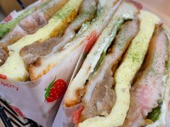 古早鸡排厚蛋三明治-暖食光·台式家庭餐厅·生日主题店(万达店)