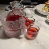 麻麻辣辣的水煮鱼,可可爱爱的梅子酒,闺蜜小聚。