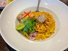 -Chom Cafe and Restaurant