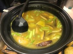 黄姜板栗素鸡煲-十二舍·湯物素煮(江泰潤政店)