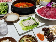 -贵府酸汤牛肉火锅·贵州老字号(飞山街店)