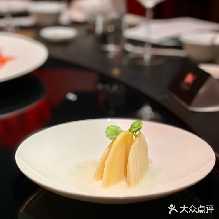 天趣自在,川菜传统与国际潮流的融合美味