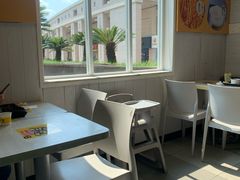 靠窗位-老娘舅餐厅(黄龙体育中心店)