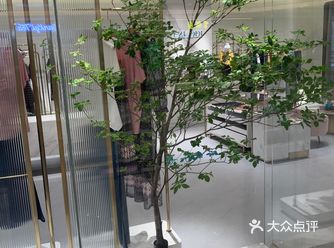 户外太热，我带老妈在这嗨了一整天