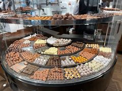 -Laderach 莱德拉(上海环贸iapm店)