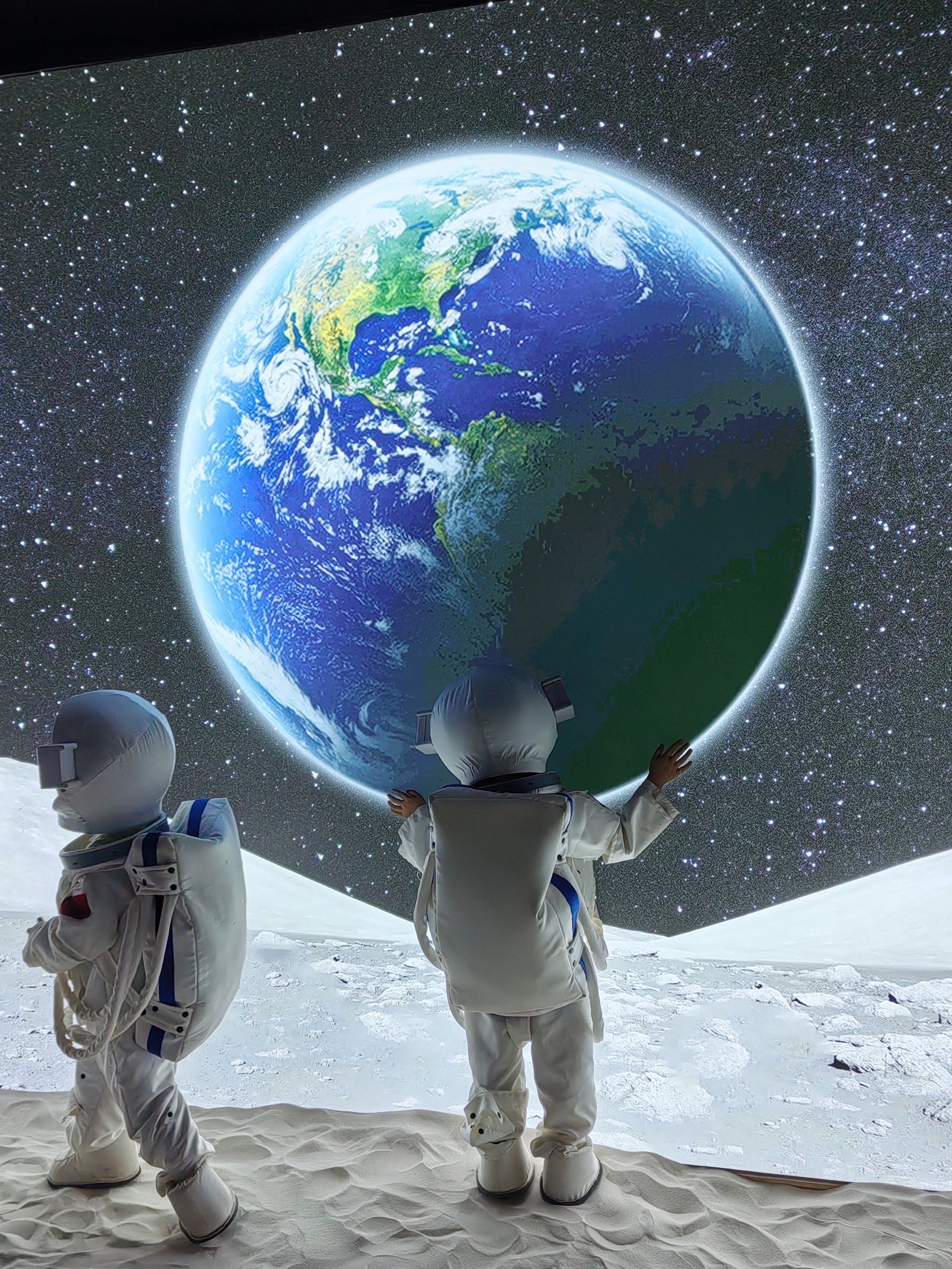 小小宇航员们的太空漫步