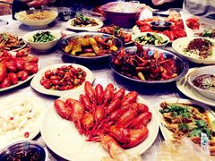 -巴厘龙虾·榜首油焖大虾(音乐学院·沿江酒馆店)