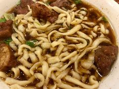 牛肉面-清真吴记门钉肉饼·喜多利