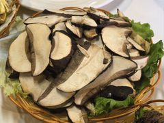 -菌海森林·非遗野生菌火锅(西山区滇池路摩根道店)