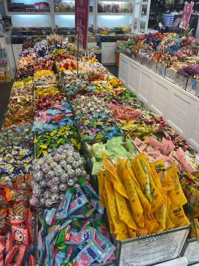 甜言物语糖果(珠海百货广场店)-"甜言蜜语糖果,糖果零食的种类还挺多