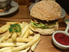 -Lia Cafe Bar Restaurant松山咖啡屋