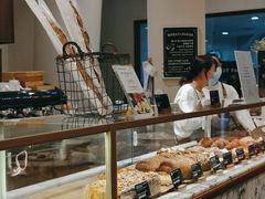 面包甜点陈列柜-WHEAT&BAKER-麥(凯德来福士店)