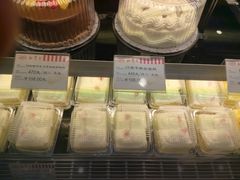 -红宝石·鲜奶小方·海派西点房(南丹店)