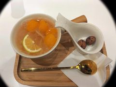 枇杷雪梨银耳羹-炖物24章·顺时轻养茶(杭州大厦店)