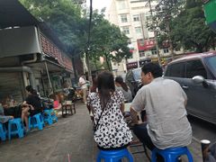 -酒宝荡烧烤(长航局江大路住宅小区店)