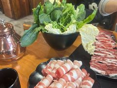 -果松木炭酸菜铜火锅·外婆参鸡汤