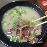 我们算是慕名而来，这应该是第四次来万红路羊汤了