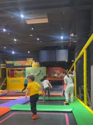 -蹦蹦跳跳(新奥购物中心店)