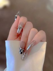 -悦指间美甲美睫