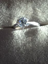 -威德钻石-克拉钻大本营(南京东路店)