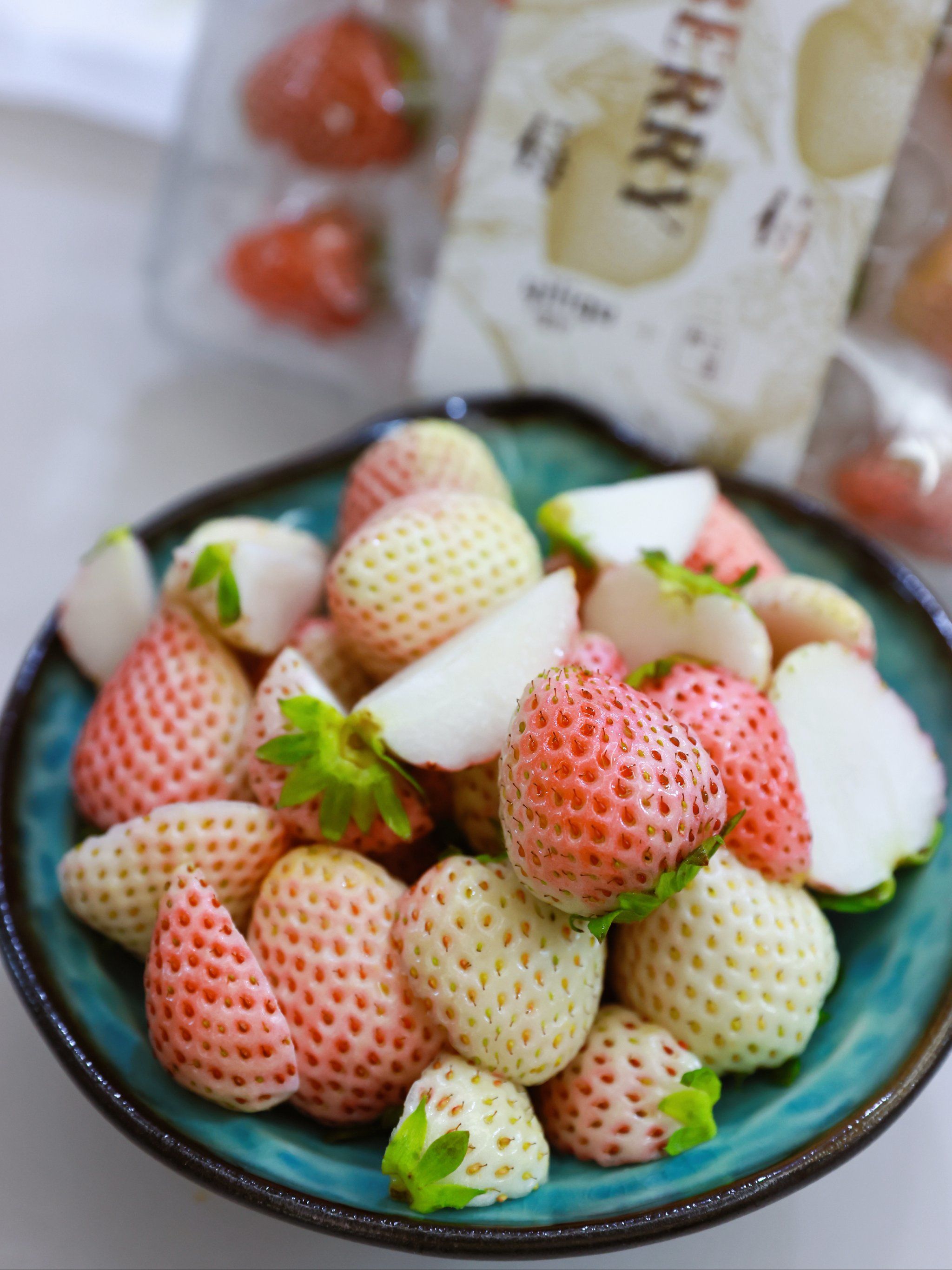 奶油草莓的诱惑,有没有人喜欢这样的白草莓?