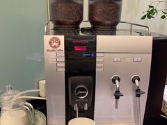 -亮马河饭店翠雅咖啡厅