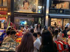 -BHC炸鸡(明洞总店)