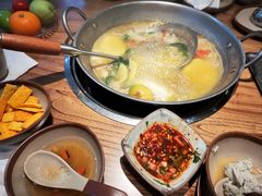 -老凯俚酸汤鱼(鸿通城店)