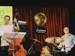 -东岸Cafe 爵士俱乐部