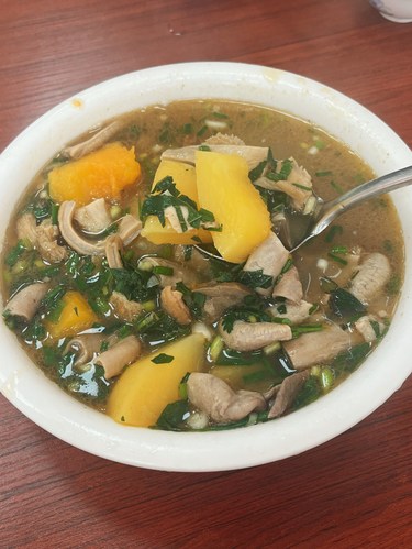 来万宁不要去网红餐厅排队了