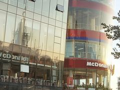 -麦当劳(展览路店)