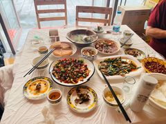 -乡土特色.冷锅鱼.牦牛肉汤锅