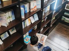 -钟书阁(松江泰晤士小镇店)