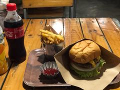 芝士牛肉汉堡-BURGER BRO'S