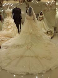 点击看大图 艾米丽新娘造型-艾米丽婚纱礼服