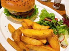 招牌牛肉汉堡-UPPER KITCHEN(延安路店)