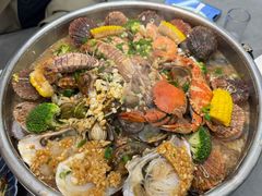 -鑫渔港海鲜本地菜·山海关浑锅(东戴河店)