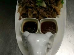-东口码头·烧鸽子·鱼头泡饼·地方菜(金鹰悦城店)