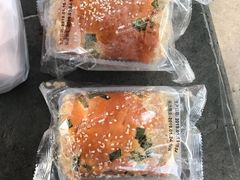 肉松色拉包-长发西饼(临顿路店)