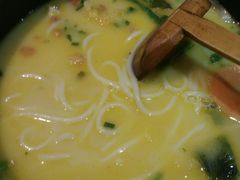 -蒙自源米线大王(东站店)
