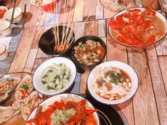 -虾弄弄海派小龙虾·牛羊蝎子火锅