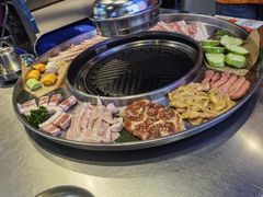 -哈哈碳都·牛肋条无限自助烤肉(台江万达店)