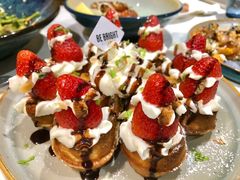 草莓忌廉华夫饼-BE BRIGHT KITCHEN(正佳广场店)