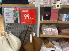 -优衣库(上海中山公园兆丰广场店)