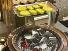 -围炉肉舍•炭烤活鳗•丹东海鲜烤肉(步行街店)