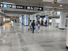 -陆家浜路(地铁站)